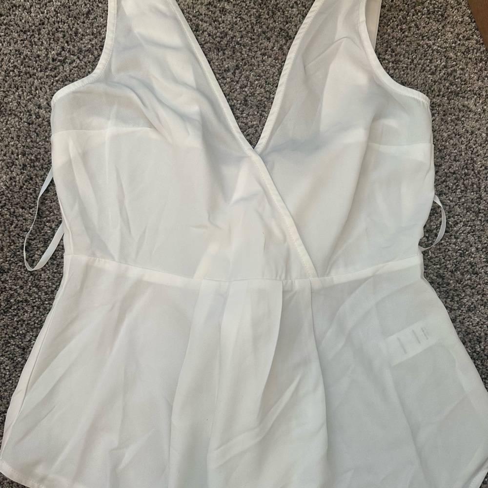 Elegant White Sleeveless Top